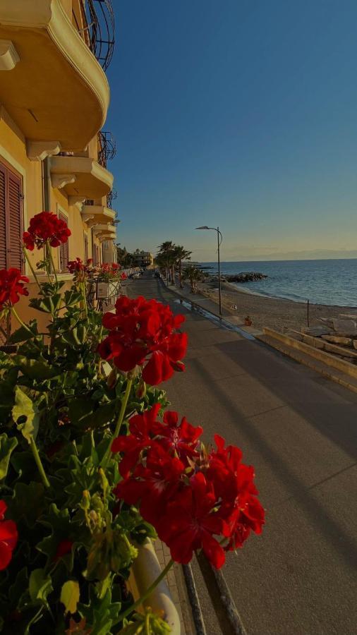 Hotel La Lampara Ρέτζιο ντι Καλάμπρια Εξωτερικό φωτογραφία