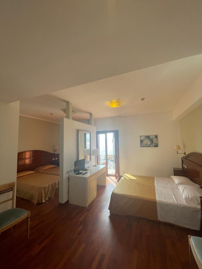 Hotel La Lampara Ρέτζιο ντι Καλάμπρια Εξωτερικό φωτογραφία
