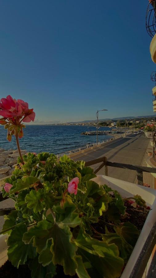 Hotel La Lampara Ρέτζιο ντι Καλάμπρια Εξωτερικό φωτογραφία