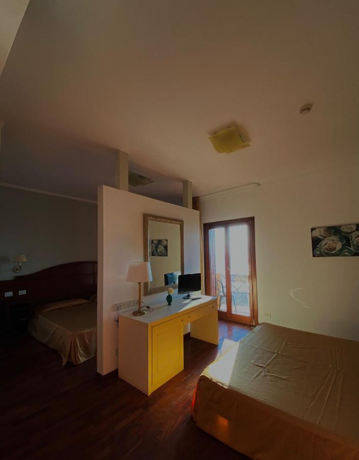 Hotel La Lampara Ρέτζιο ντι Καλάμπρια Εξωτερικό φωτογραφία