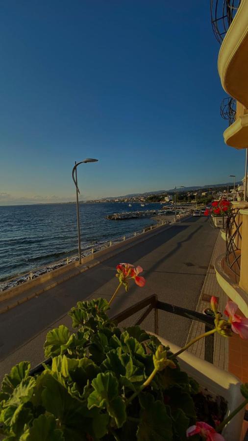 Hotel La Lampara Ρέτζιο ντι Καλάμπρια Εξωτερικό φωτογραφία